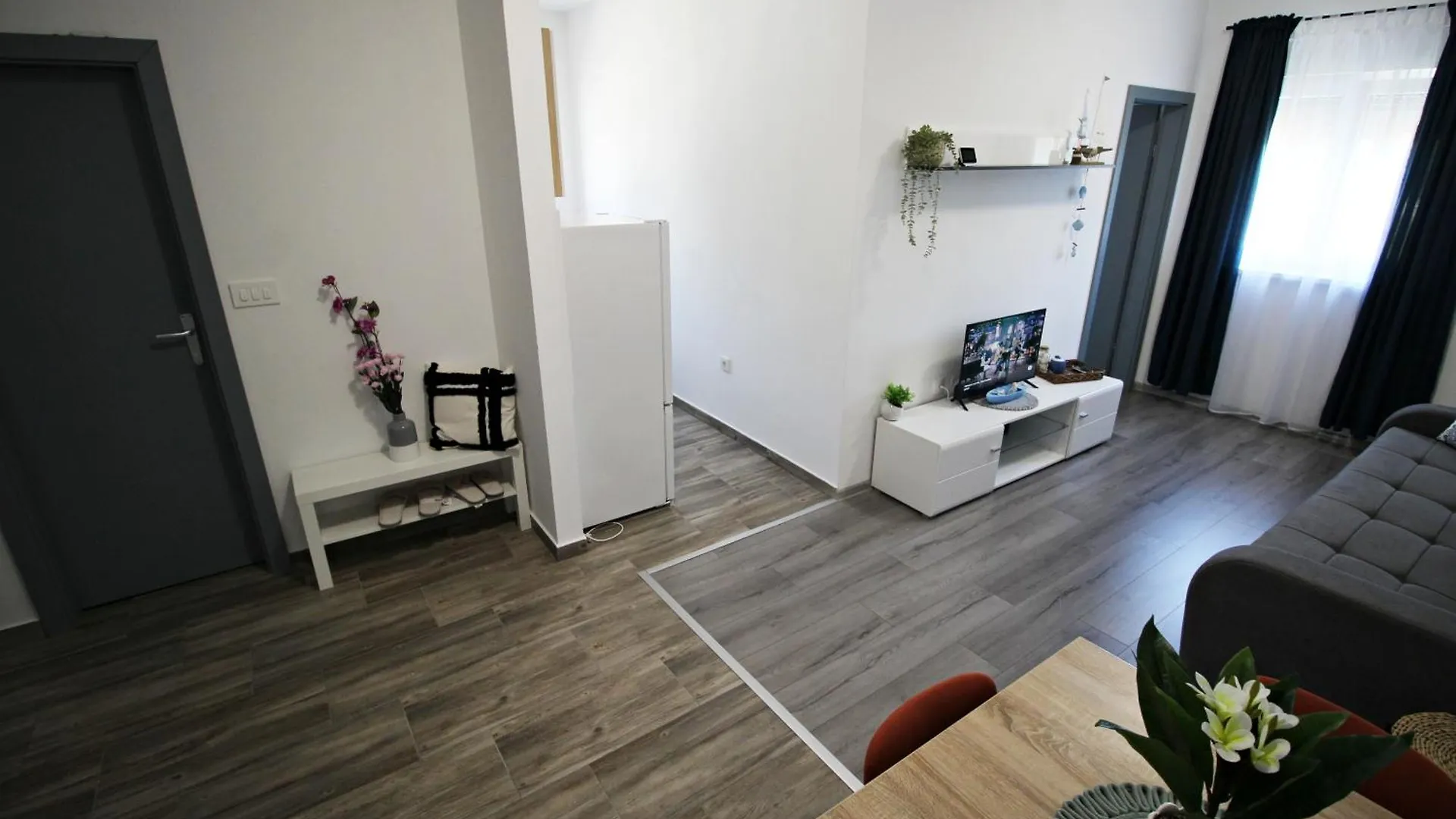 Mell'S Apartment - Blue Pula 0*,